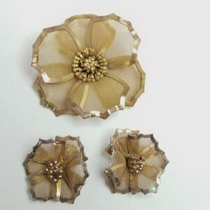 Vintage BED Gold Tone Flower Jewelry Set, Brooch and Clip On Earrings, Signed